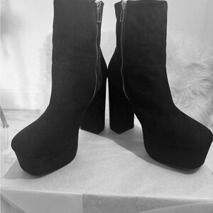 Elegant Black Women's Platform Boots